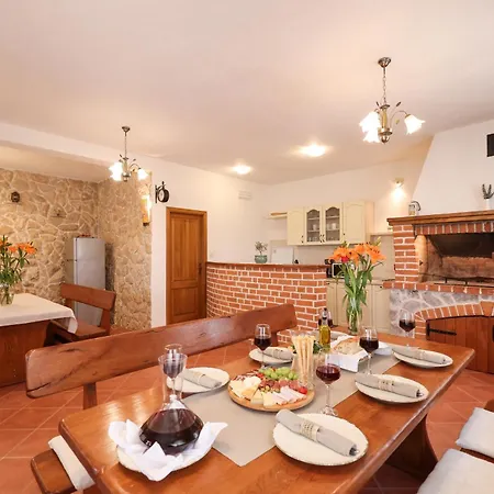 Fabio In Dalmatia With Swimming Pool Villa *