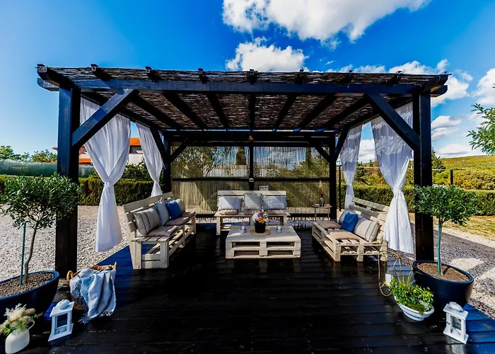 Fabio In Dalmatia With Swimming Pool Banjevci