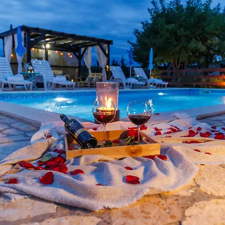 Willa Fabio In Dalmatia With Swimming Pool Banjevci